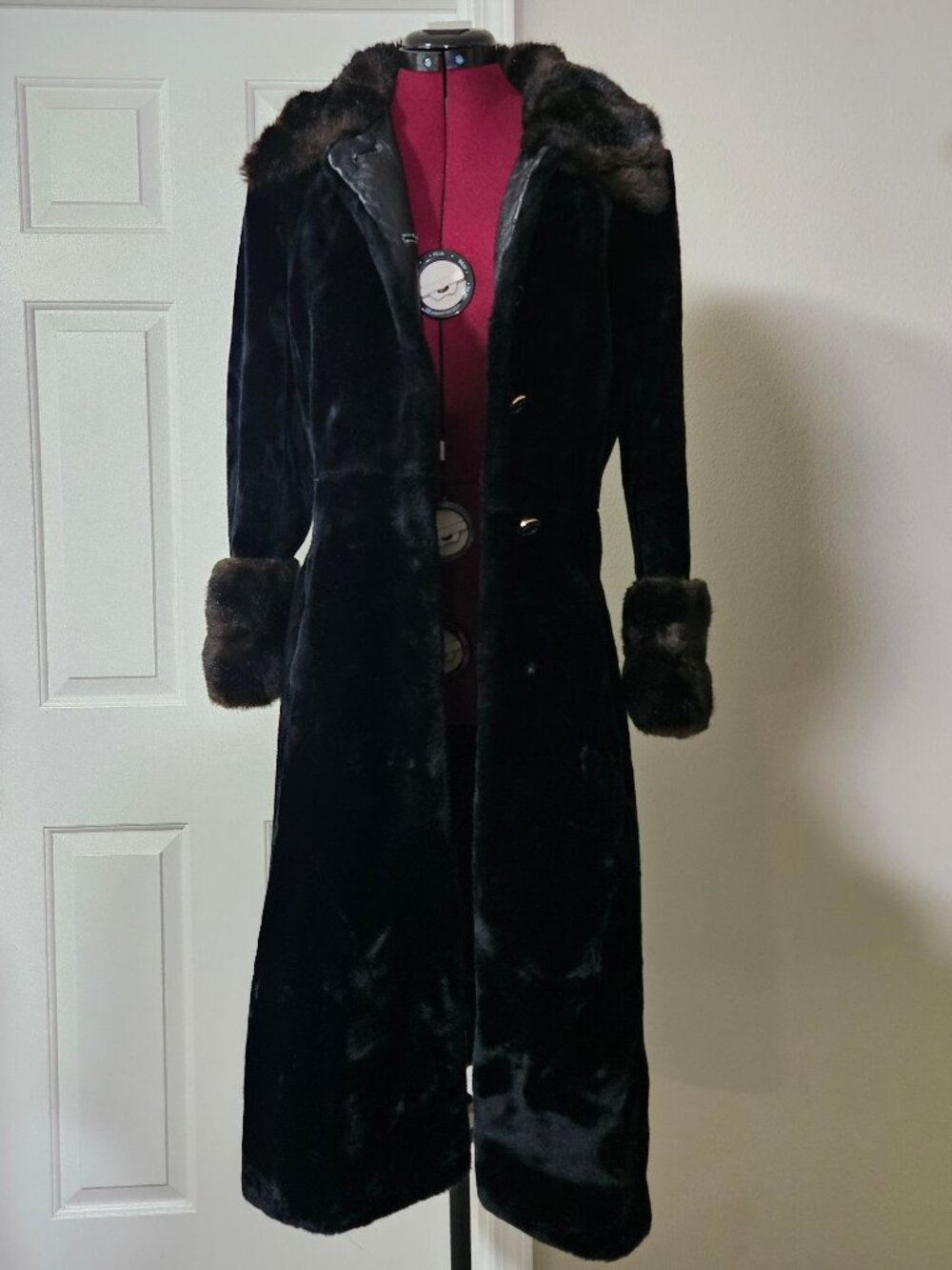 Vintage Meier and Frank faux fur coat Size small